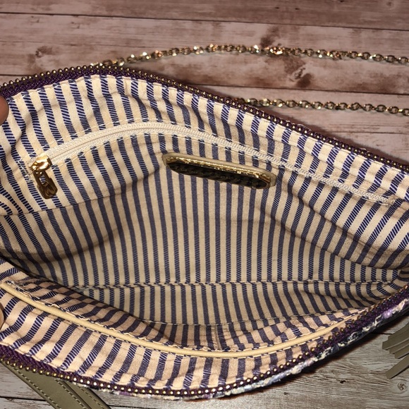 “Urban Expressions” beautiful floral texture bag/clutch w/removable chain NWOT - Picture 6 of 9